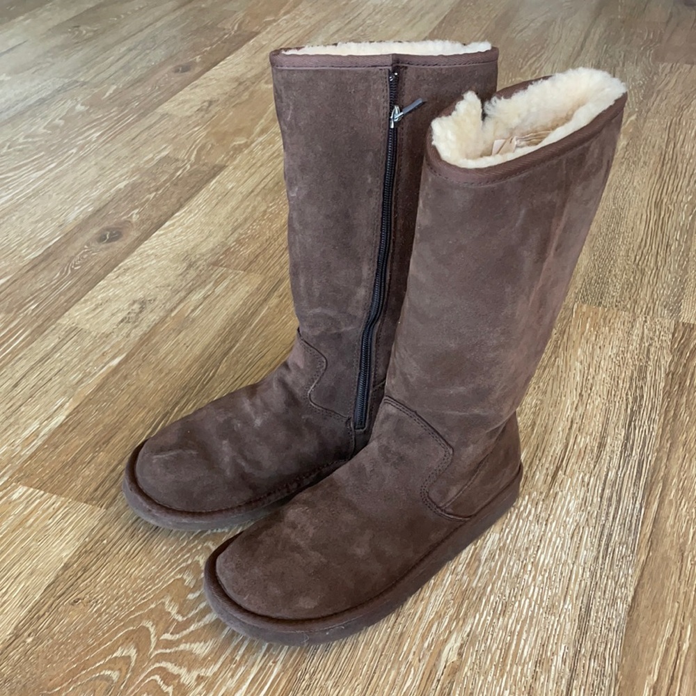 Tall Ugg Boots - Chocolate brown SZ 8